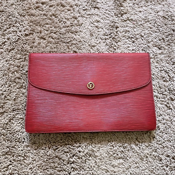 Louis Vuitton Handbags - Louis Vuitton Clutch👛👝👜